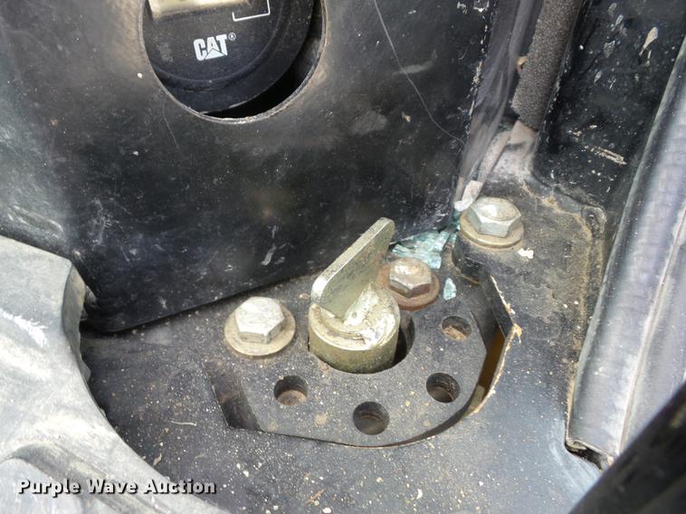 image for item AY9536 2011 Caterpillar 305D CR mini excavator