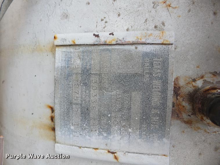 image for item AY9538 (2) propane tanks