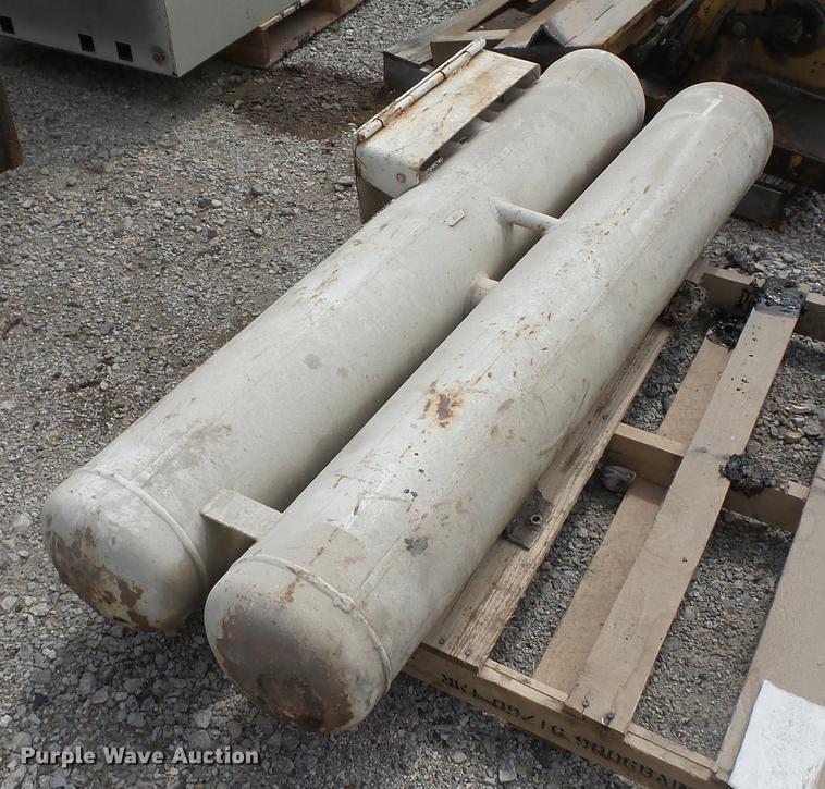 image for item AY9538 (2) propane tanks