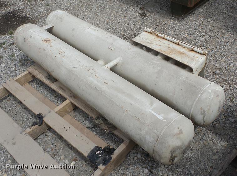 image for item AY9538 (2) propane tanks