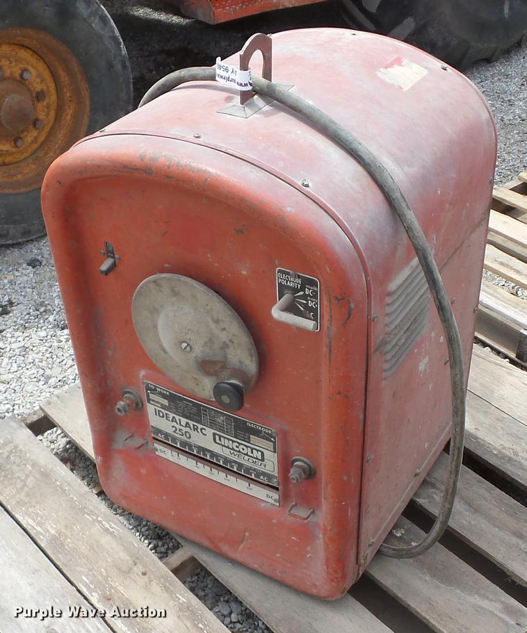 image for item AY9540 Lincoln Idealarc 250 welder