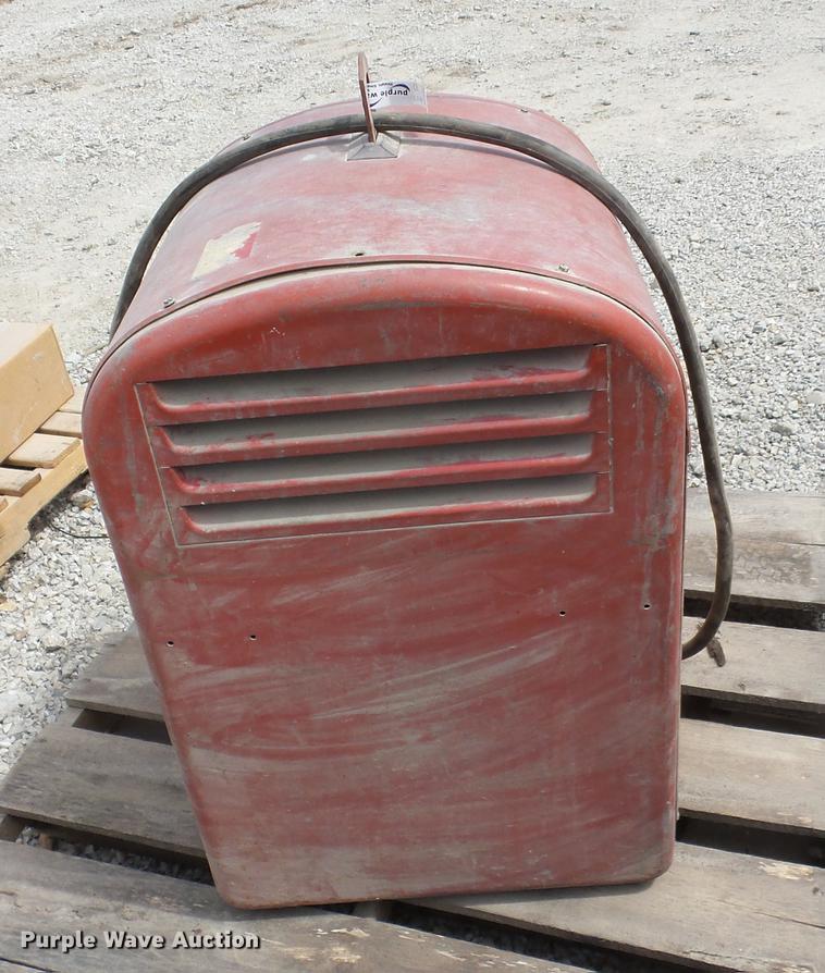 image for item AY9540 Lincoln Idealarc 250 welder