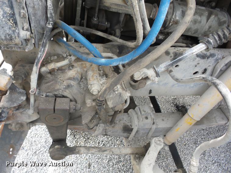 image for item AY9542 1989 Ford L8000 dump truck