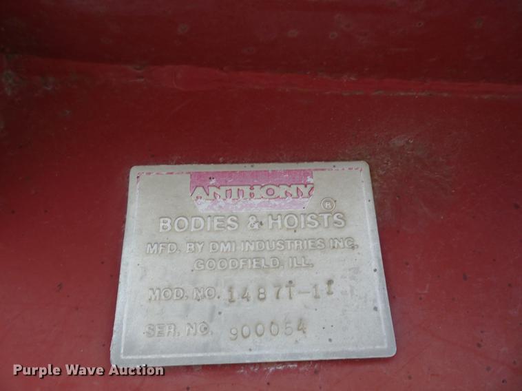 image for item AY9542 1989 Ford L8000 dump truck