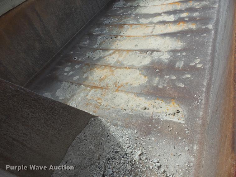 image for item AY9542 1989 Ford L8000 dump truck