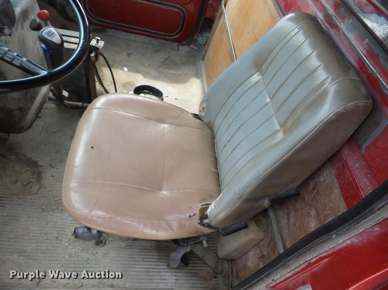 image for item AY9542 1989 Ford L8000 dump truck