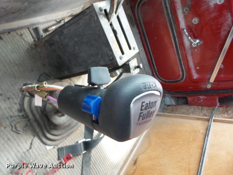 image for item AY9542 1989 Ford L8000 dump truck