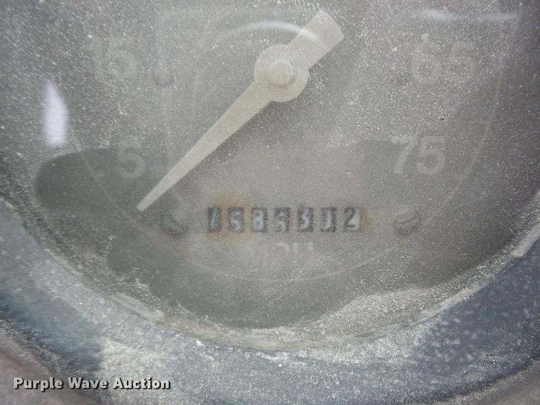 image for item AY9542 1989 Ford L8000 dump truck