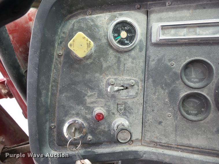 image for item AY9542 1989 Ford L8000 dump truck