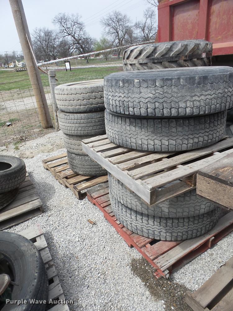 image for item AY9543 (20) tires