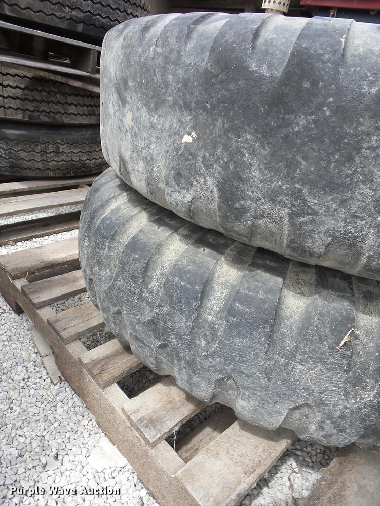 image for item AY9543 (20) tires