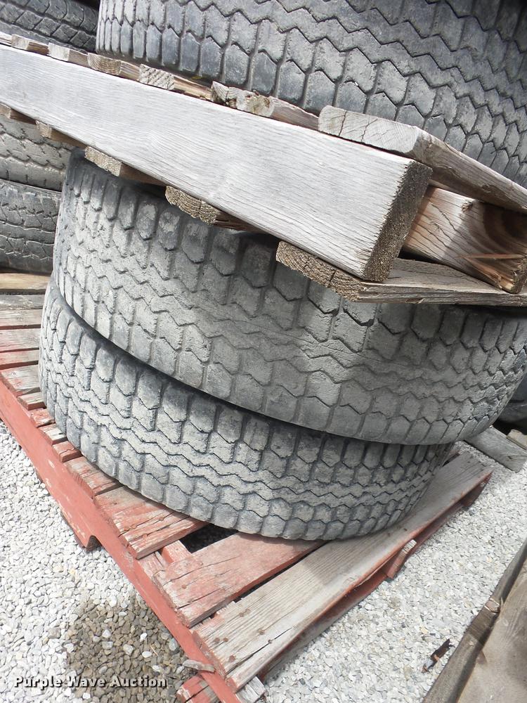 image for item AY9543 (20) tires