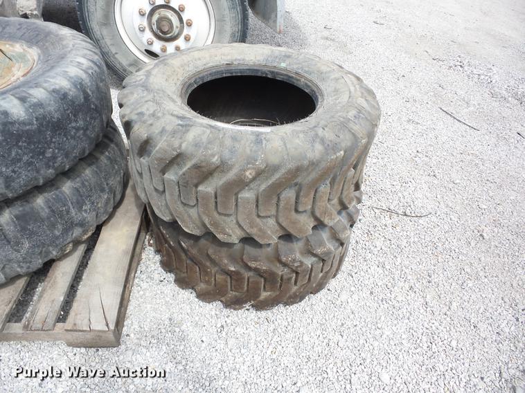 image for item AY9544 (2) Firestone 14-17.5 NHS tires