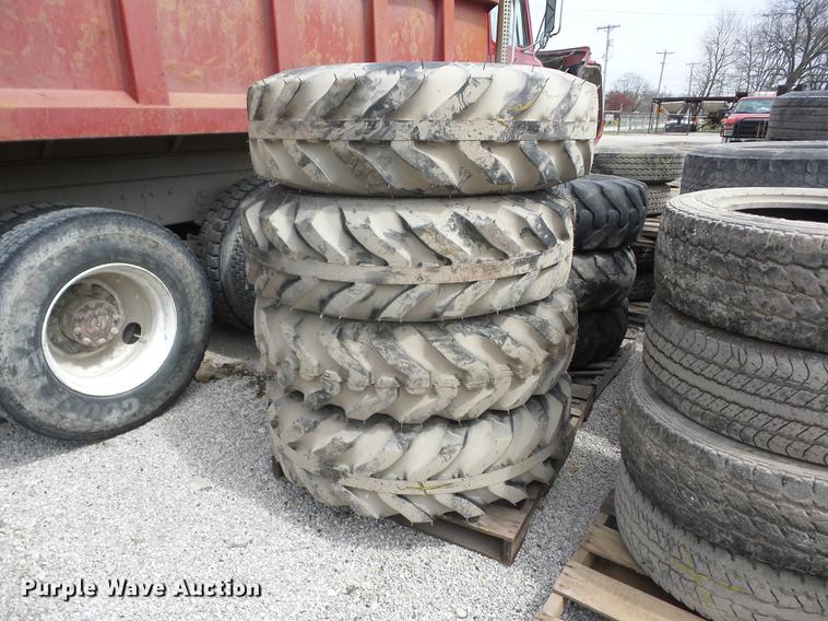 image for item AY9547 (4) Goodyear SGG-2A 13.00-24TG tires