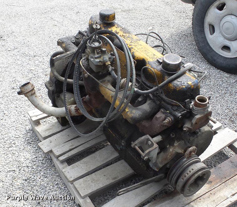 image for item AY9549 Ford six cylinder gas engine