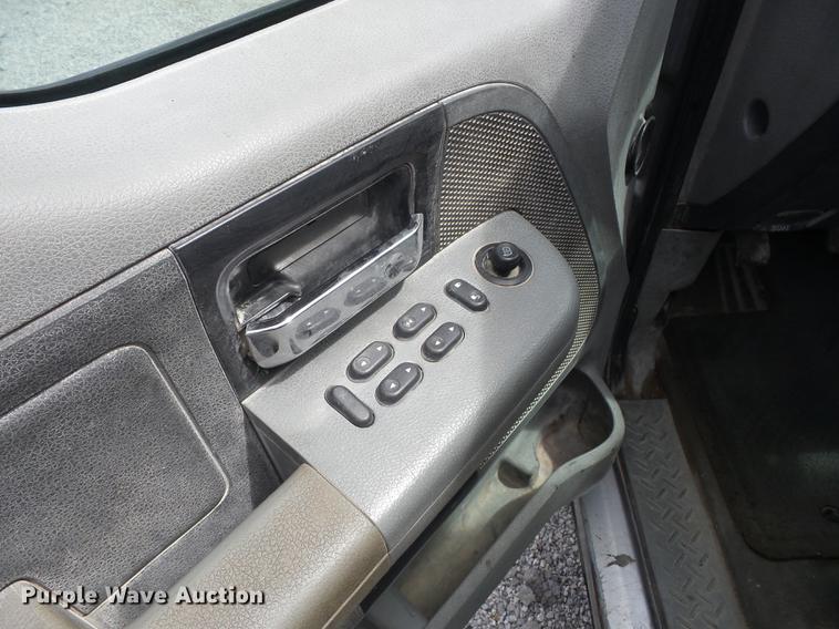 image for item AY9550 2007 Ford F150 SuperCab pickup truck