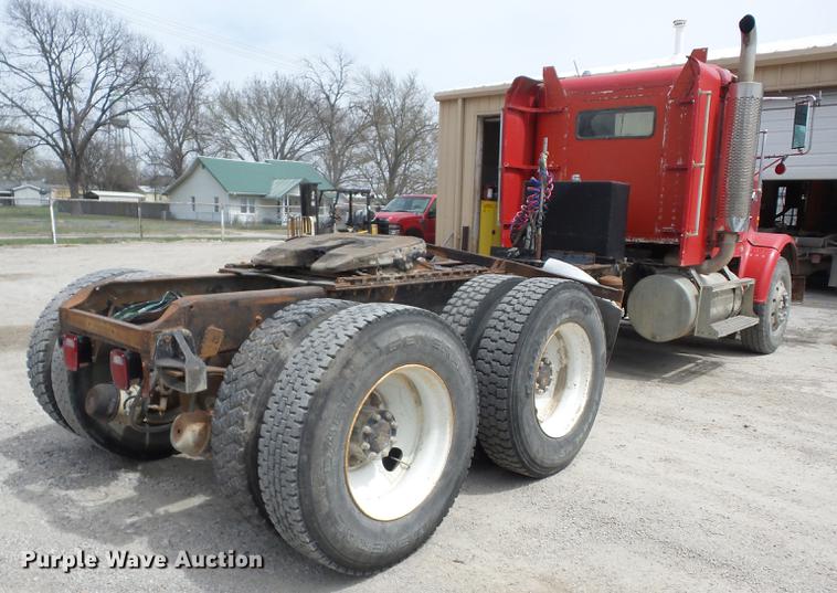 image for item AY9551 1987 Freightliner FLC semi truck