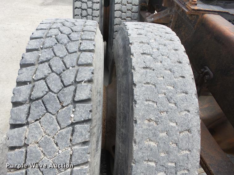 image for item AY9551 1987 Freightliner FLC semi truck