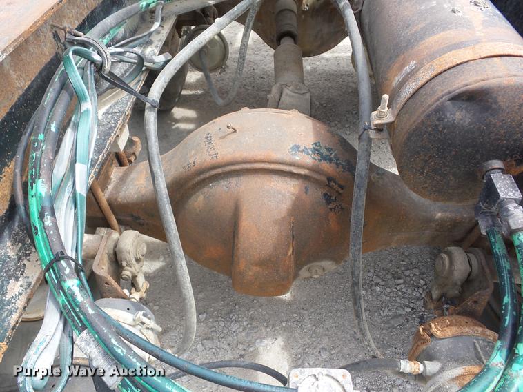 image for item AY9551 1987 Freightliner FLC semi truck