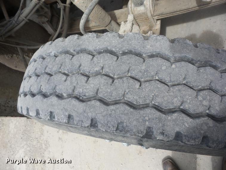 image for item AY9551 1987 Freightliner FLC semi truck