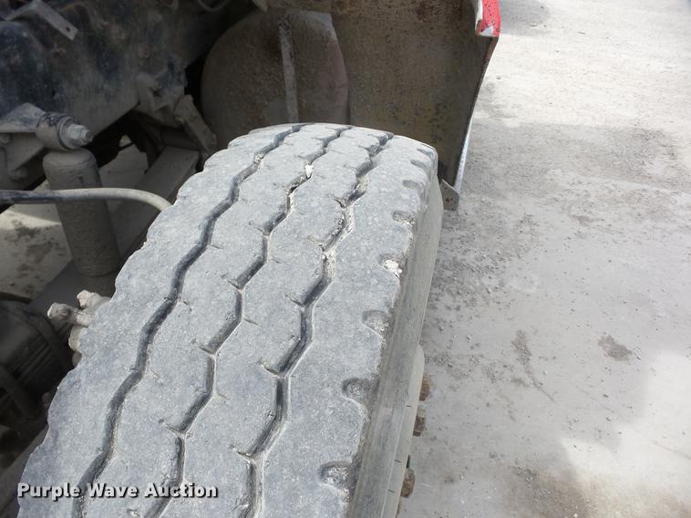 image for item AY9551 1987 Freightliner FLC semi truck