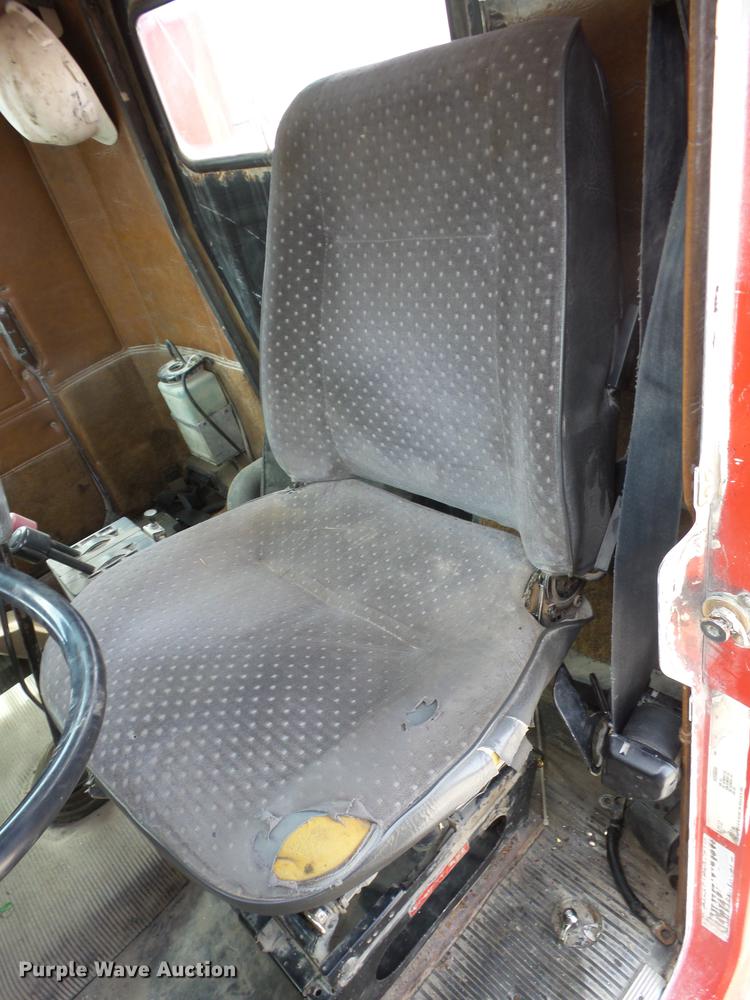 image for item AY9551 1987 Freightliner FLC semi truck