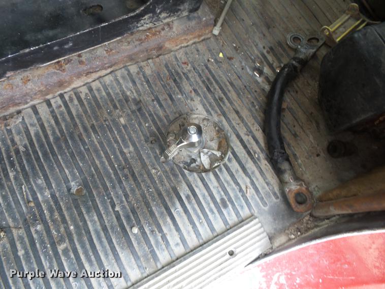 image for item AY9551 1987 Freightliner FLC semi truck