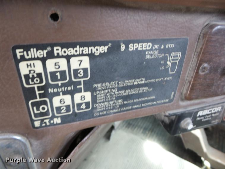 image for item AY9551 1987 Freightliner FLC semi truck