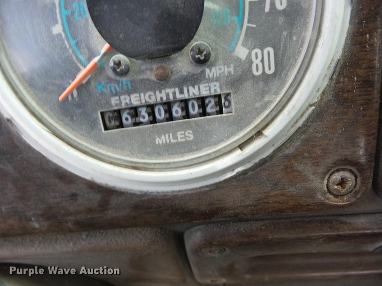 image for item AY9551 1987 Freightliner FLC semi truck