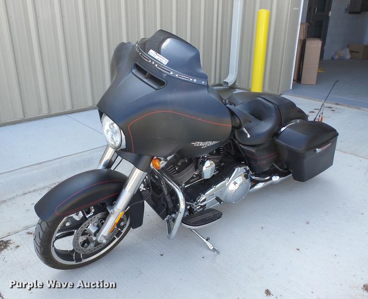 image for item AY9552 2016 Harley Davidson FLHXS Street Glide Special motorcycle