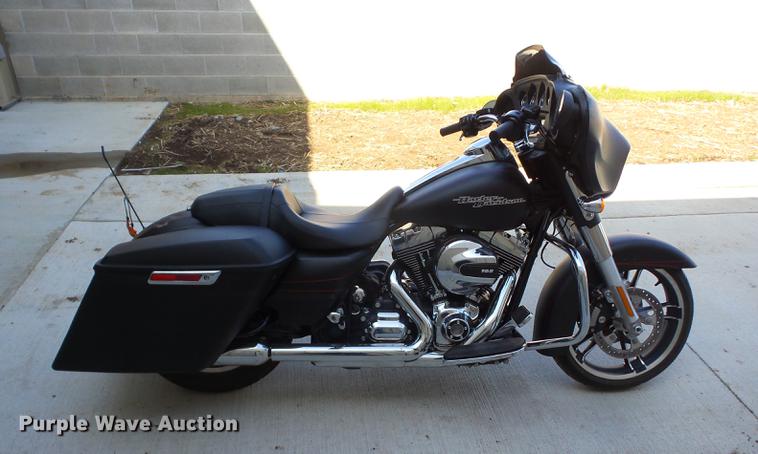 image for item AY9552 2016 Harley Davidson FLHXS Street Glide Special motorcycle