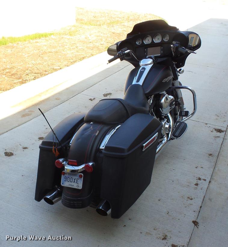 image for item AY9552 2016 Harley Davidson FLHXS Street Glide Special motorcycle