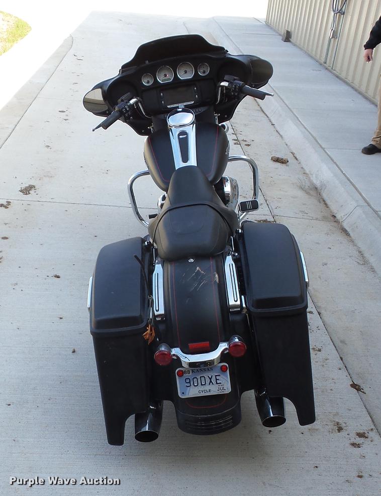 image for item AY9552 2016 Harley Davidson FLHXS Street Glide Special motorcycle