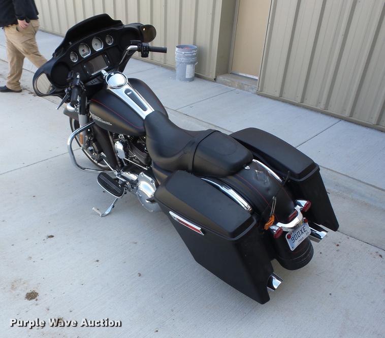 image for item AY9552 2016 Harley Davidson FLHXS Street Glide Special motorcycle