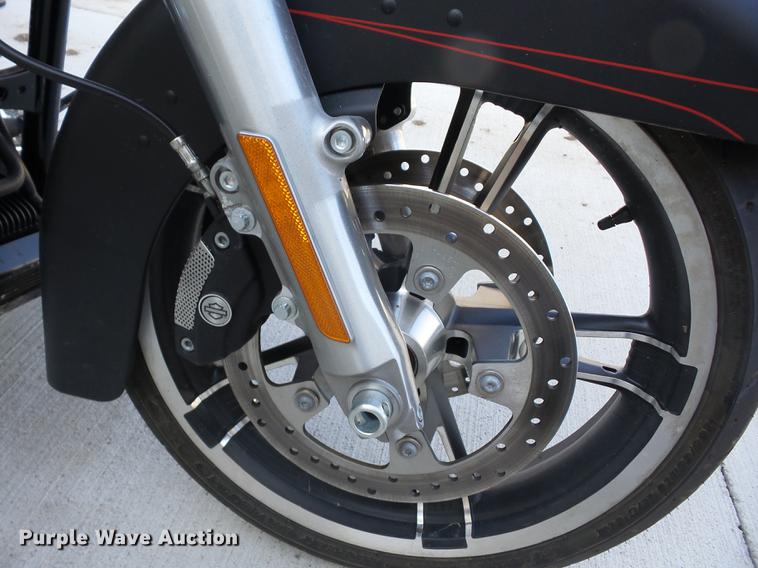 image for item AY9552 2016 Harley Davidson FLHXS Street Glide Special motorcycle