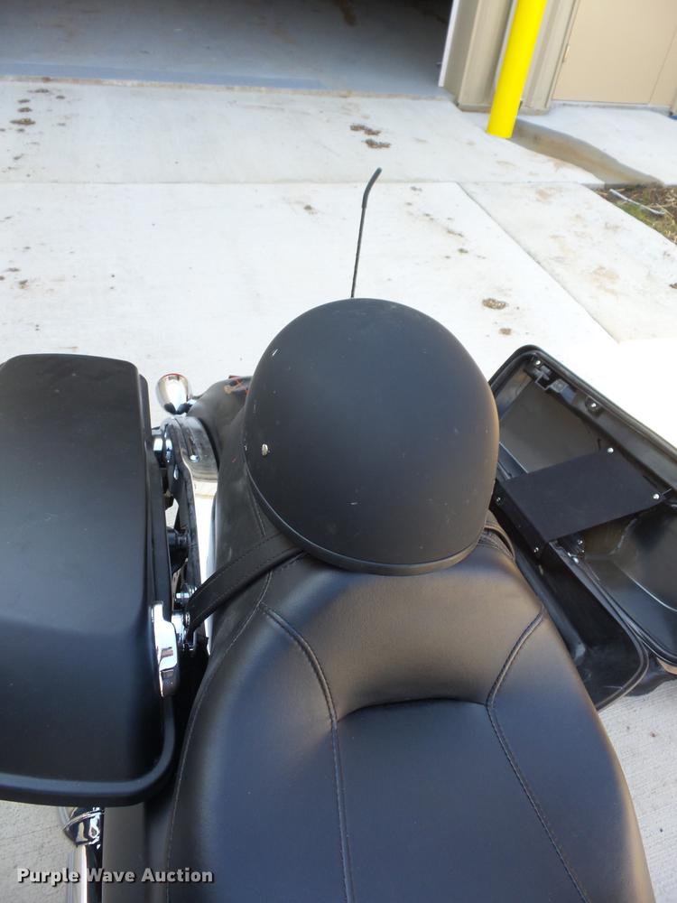 image for item AY9552 2016 Harley Davidson FLHXS Street Glide Special motorcycle