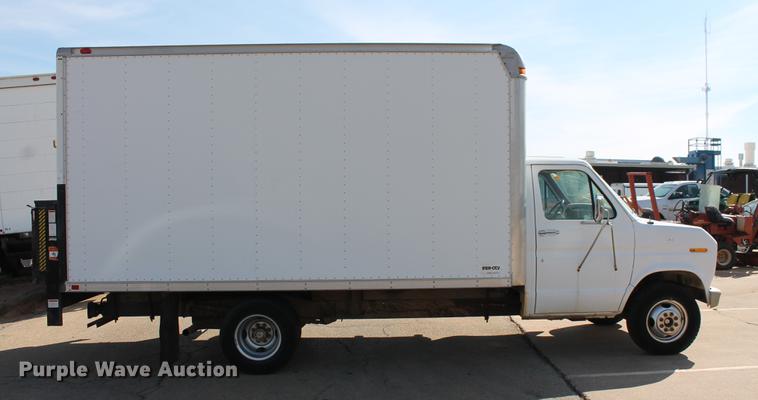 image for item DB5175 1990 Ford Econoline E350 box truck