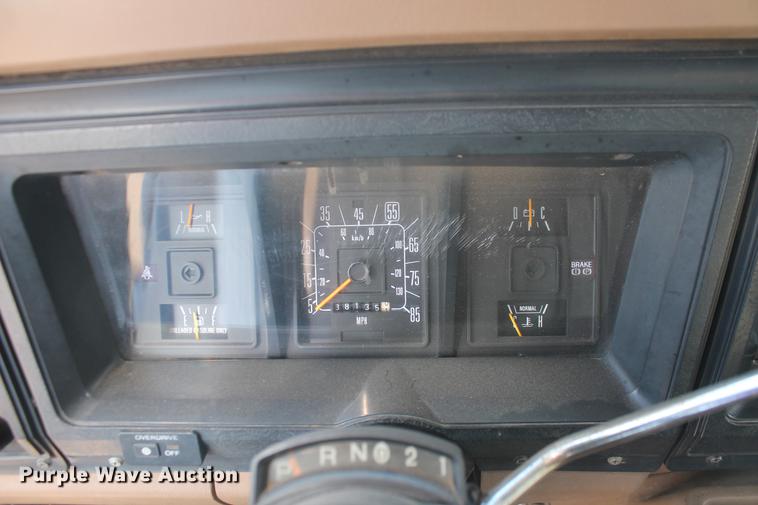 image for item DB5175 1990 Ford Econoline E350 box truck