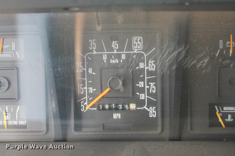 image for item DB5175 1990 Ford Econoline E350 box truck