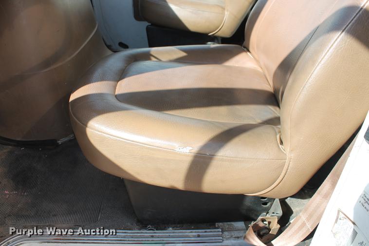 image for item DB5175 1990 Ford Econoline E350 box truck