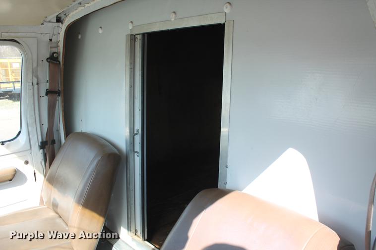 image for item DB5175 1990 Ford Econoline E350 box truck