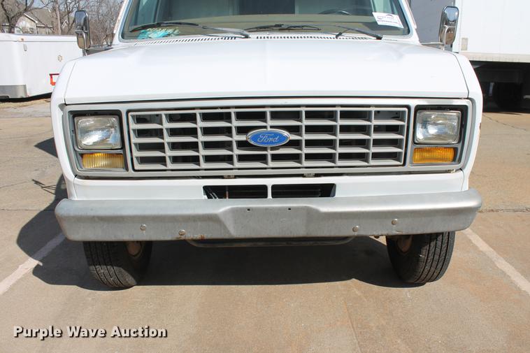 image for item DB5175 1990 Ford Econoline E350 box truck