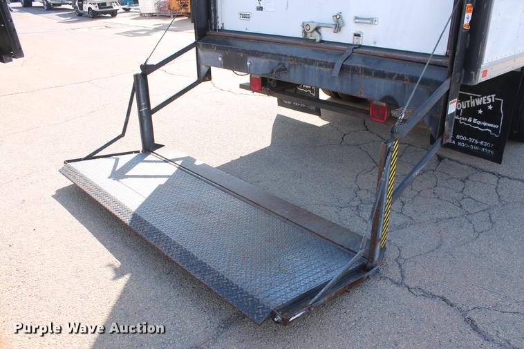 image for item DB5175 1990 Ford Econoline E350 box truck