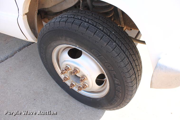 image for item DB5175 1990 Ford Econoline E350 box truck