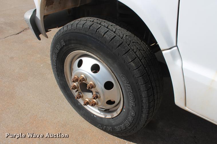 image for item DB5175 1990 Ford Econoline E350 box truck