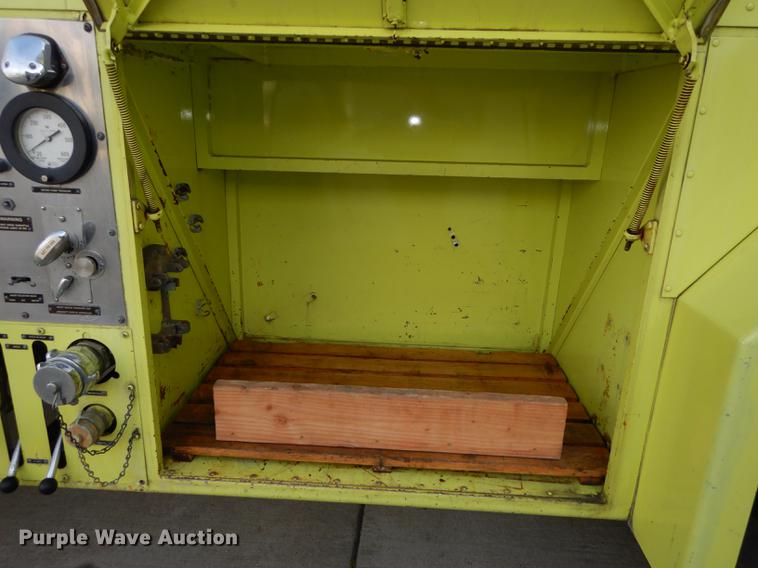 image for item DC0393 1980 Oshkosh ARFF fire truck