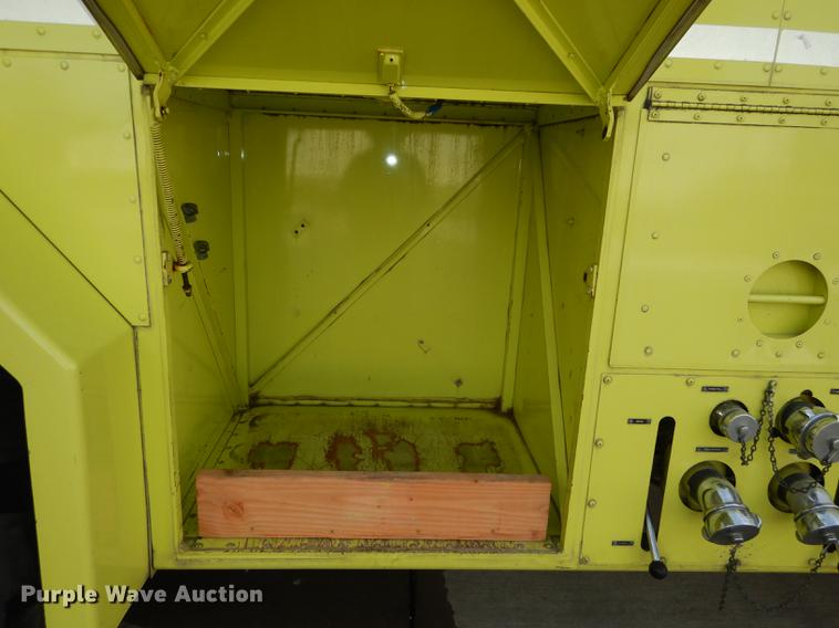 image for item DC0393 1980 Oshkosh ARFF fire truck