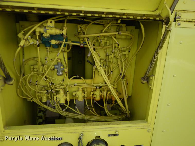 image for item DC0393 1980 Oshkosh ARFF fire truck