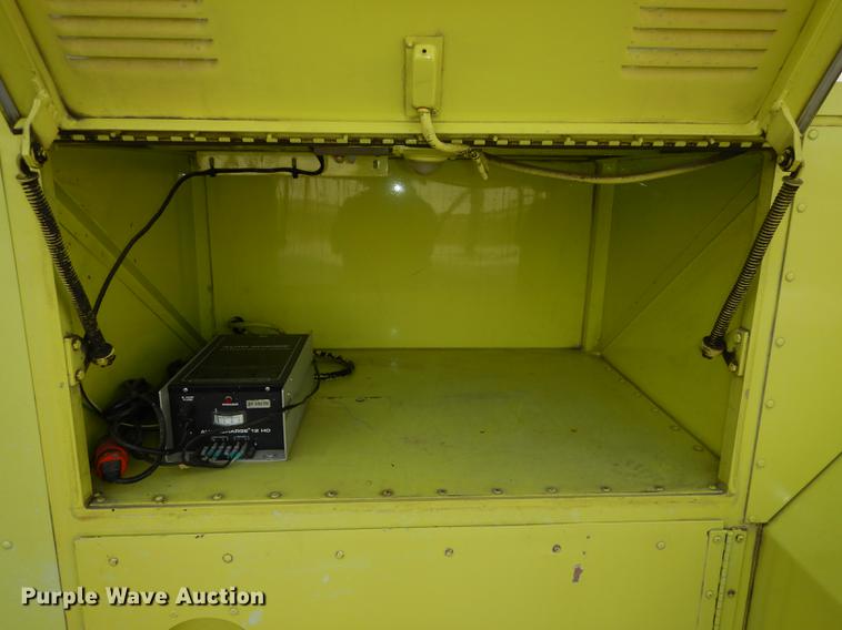 image for item DC0393 1980 Oshkosh ARFF fire truck