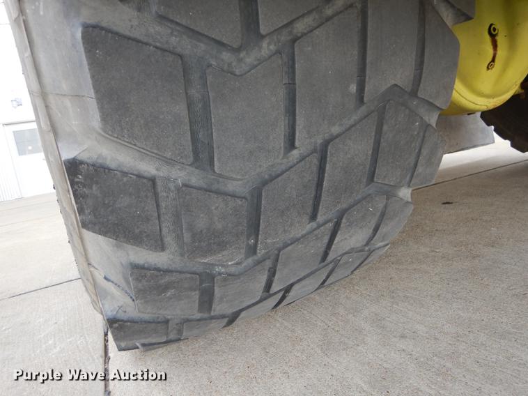 image for item DC0393 1980 Oshkosh ARFF fire truck